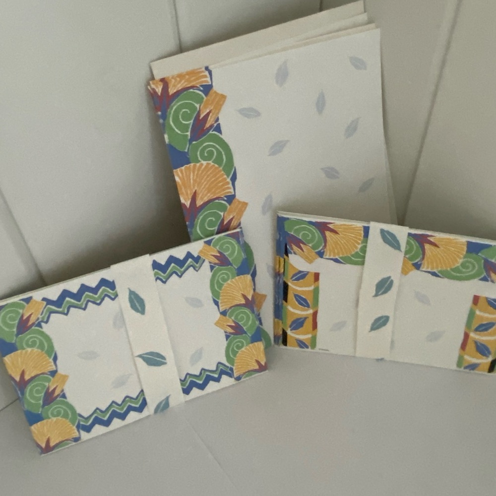90s vintage paper Sunrise Stationery Folio
Folder 16 sheet pages 10 envelope SET